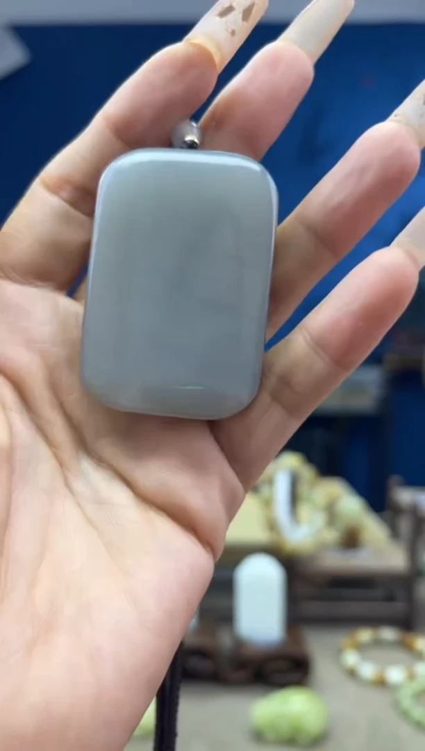 和田玉未镶嵌颈饰1