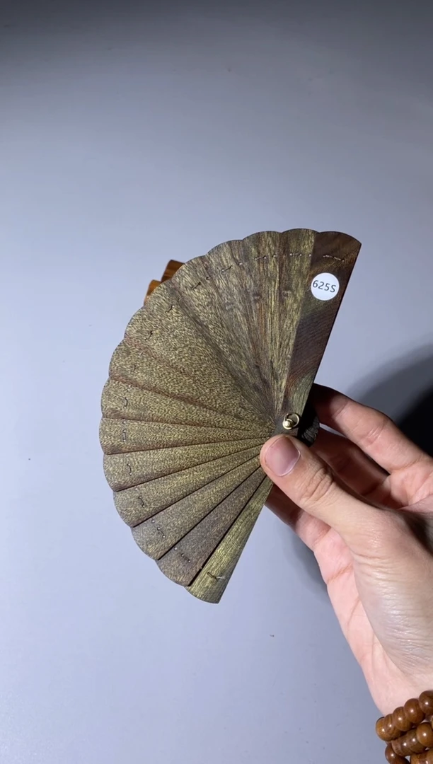 【闪购商品】金丝楠木雕625号10cm阴沉金丝楠迷你扇
