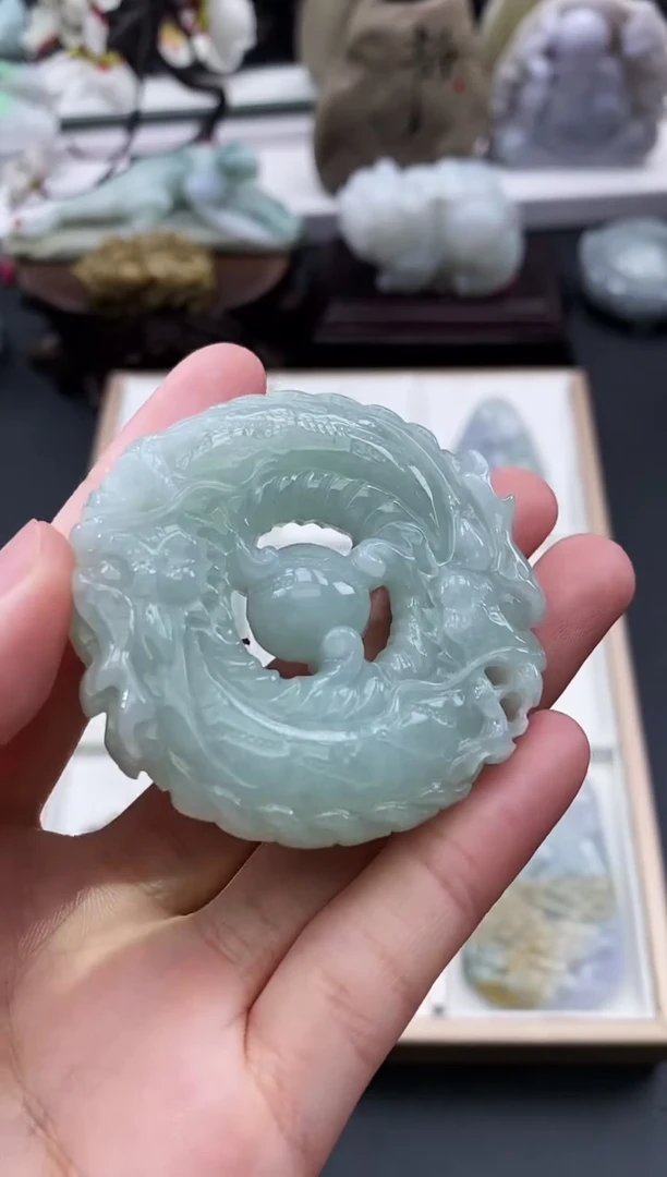 翡翠未镶嵌颈饰天然缅甸A货翡翠