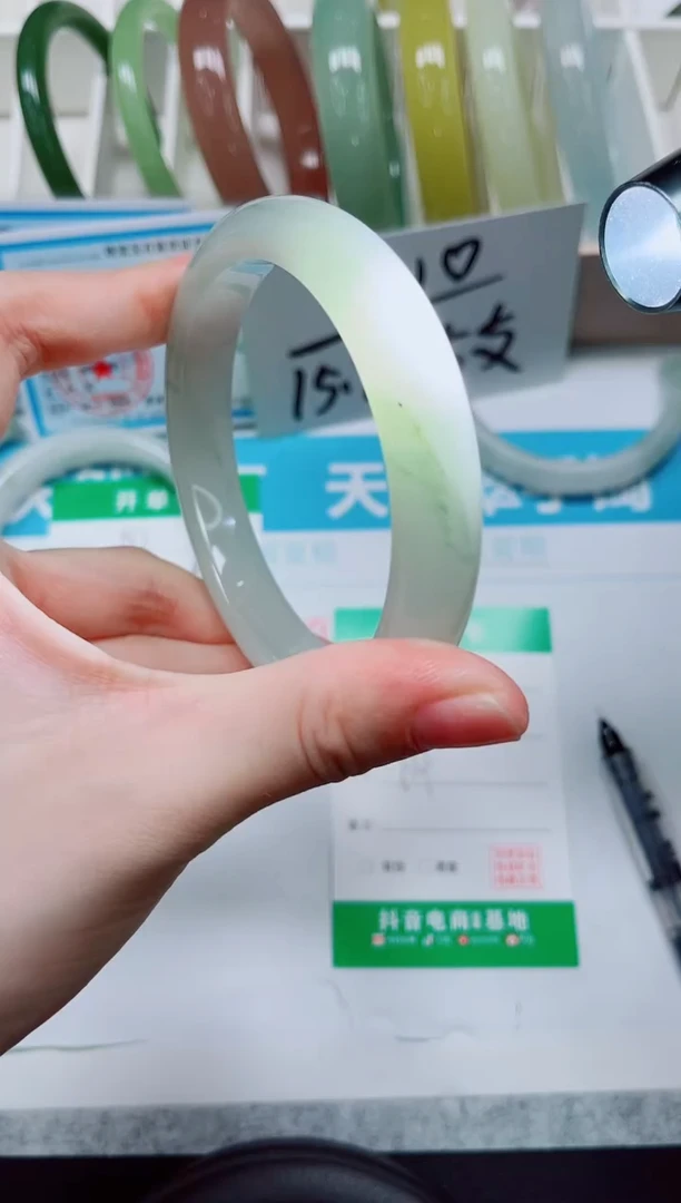 石英质玉手镯未镶嵌193-64