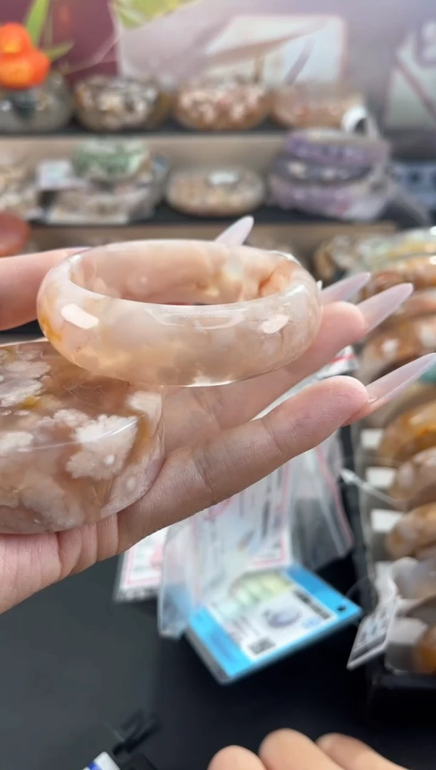 未镶嵌手镯石英质玉55