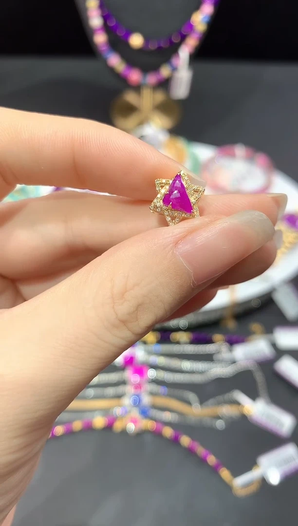 18K金镶嵌苏纪石（舒俱来）.饰品