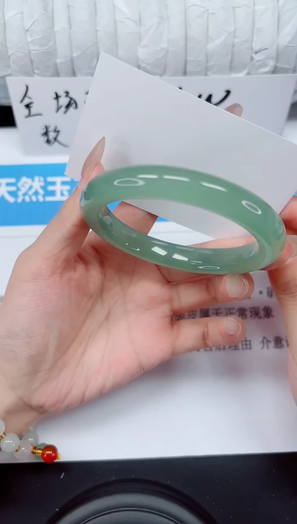 未镶嵌手镯石英质玉157-58d