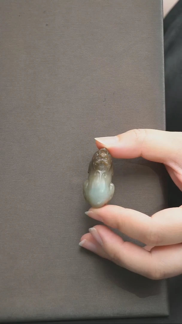 和田玉（糖玉）未镶嵌颈饰貔貅