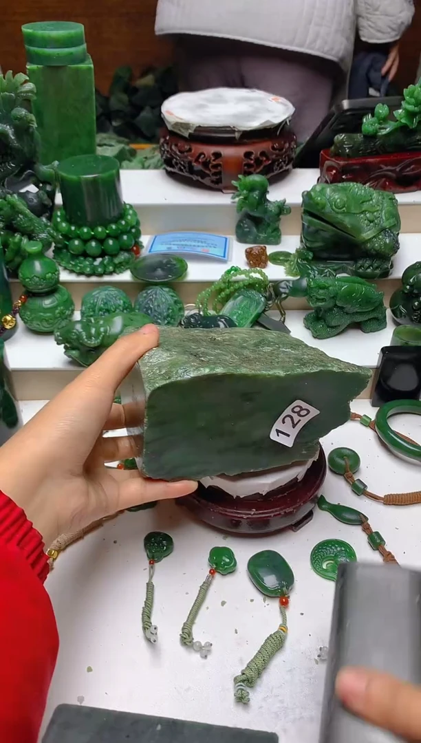 未镶嵌和田玉挂件1