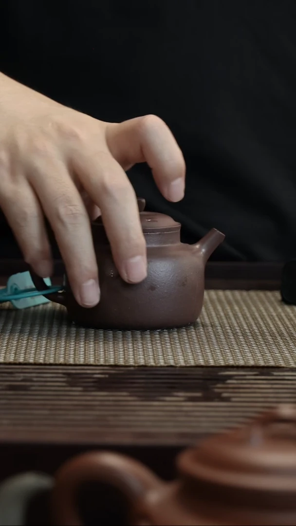 茶壶紫砂紫泥言心半手工150CC