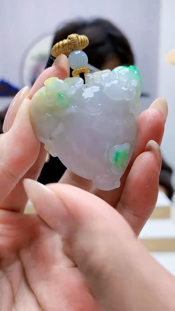 未镶嵌定制翡翠5145MM-毛货挂件138