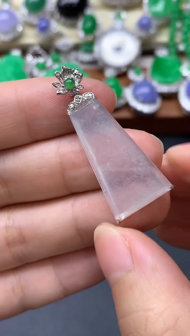 颈饰18K金镶嵌翡翠188-中国好珍宝