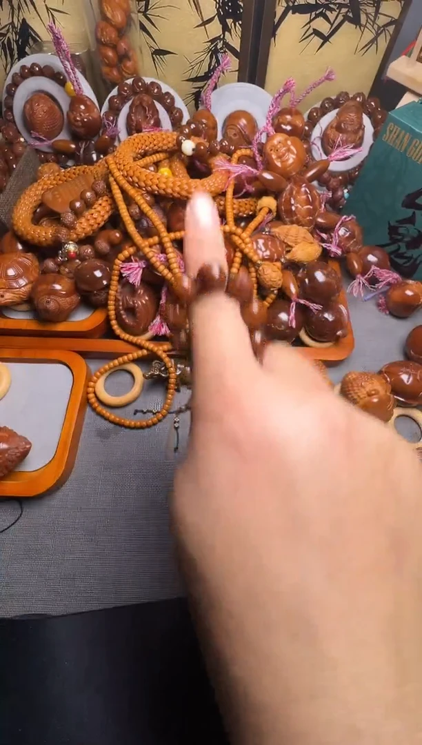 手串橄榄核L****洋拉布布