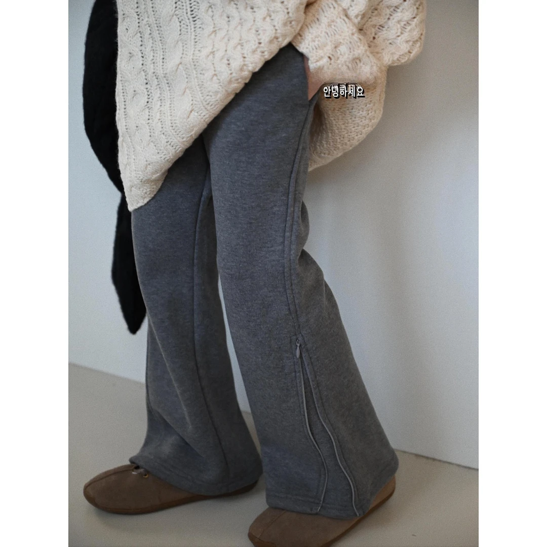 女童卫裤春秋2025秋冬运动裤洋气微喇喇叭裤保暖加绒宝宝儿童裤子