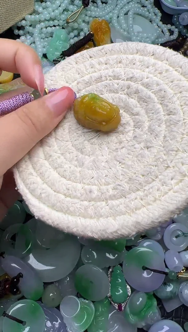 翡翠未镶嵌颈饰天然缅甸翡翠吊坠