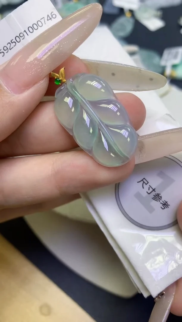 颈饰18K金镶嵌翡翠天然缅甸翡翠A货百元以上9元证书费自理