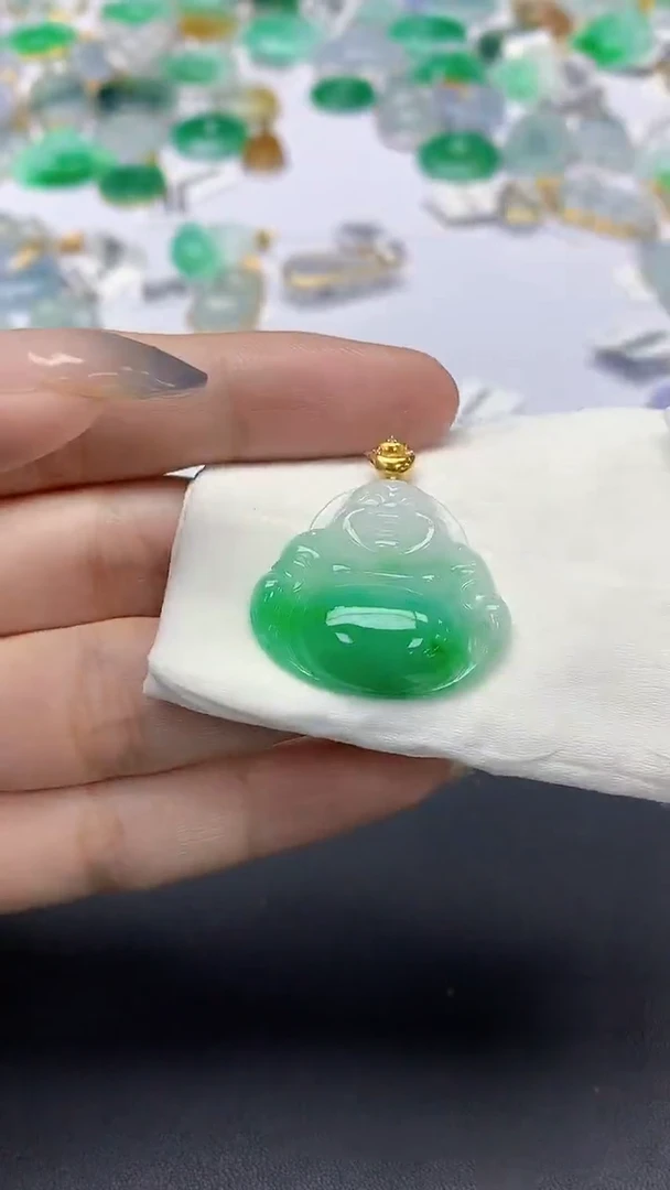 翡翠18K金镶嵌颈饰天然缅甸a货翡翠