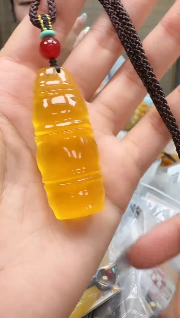 裸石琥珀未镶嵌如图