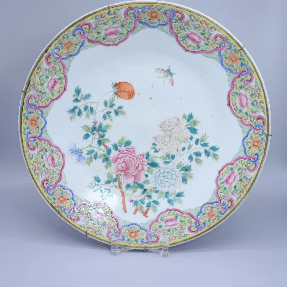 78: 清晚期粉彩蝶恋花卉纹大盘