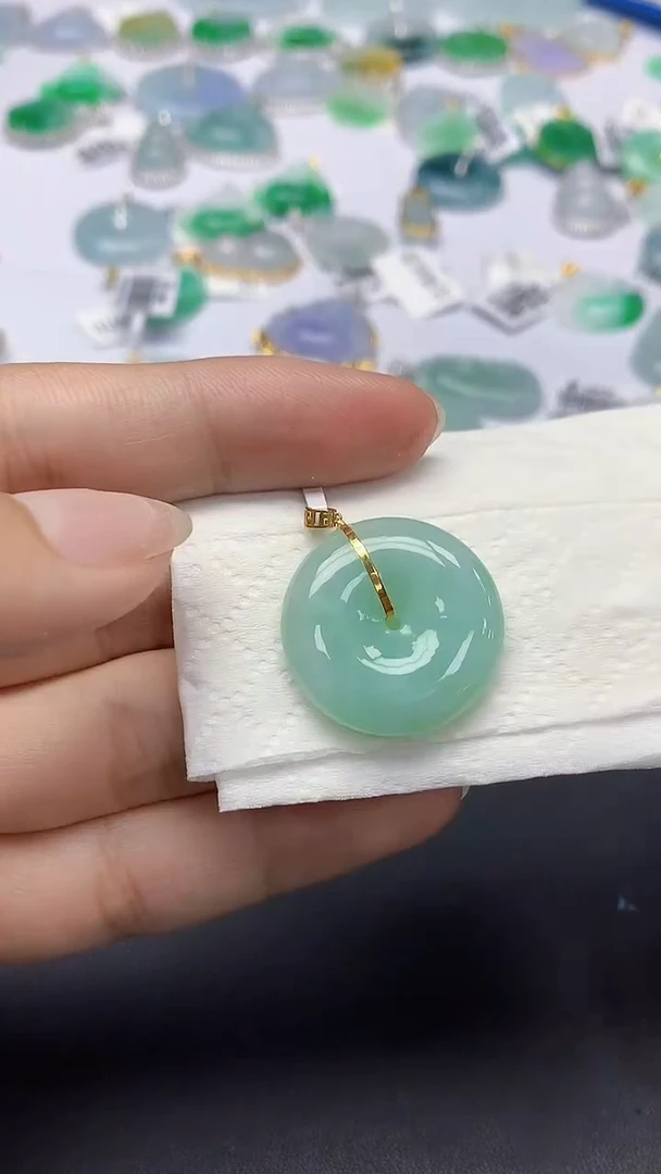 翡翠18K金镶嵌颈饰天然缅甸a货翡翠