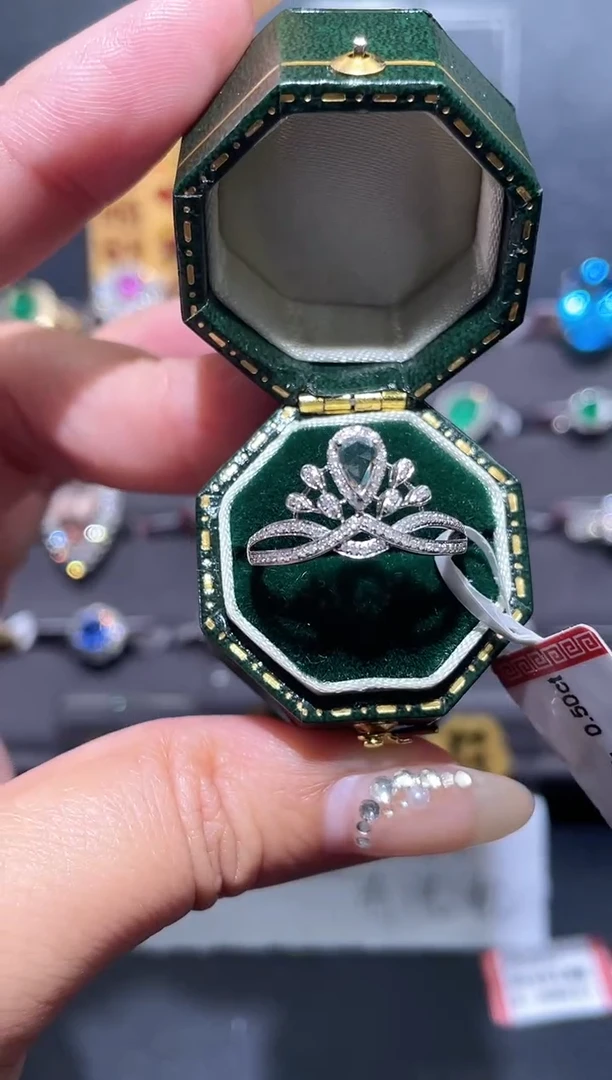 【闪购商品】钻石戒指/指环18K金镶嵌钻石戒指