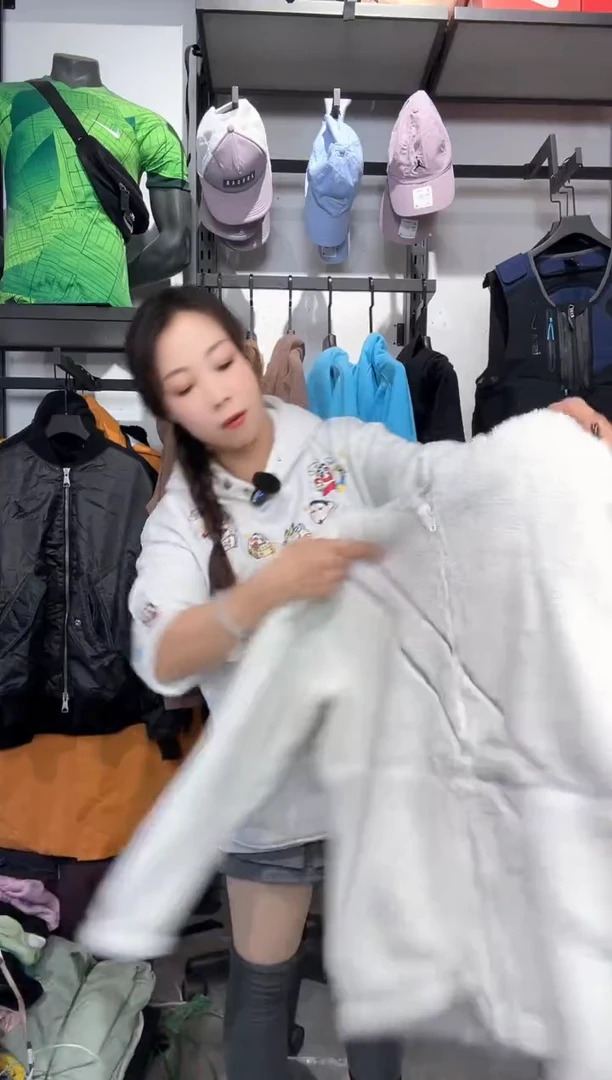 1458编码 瑕疵款直播间过款为准 尺码
