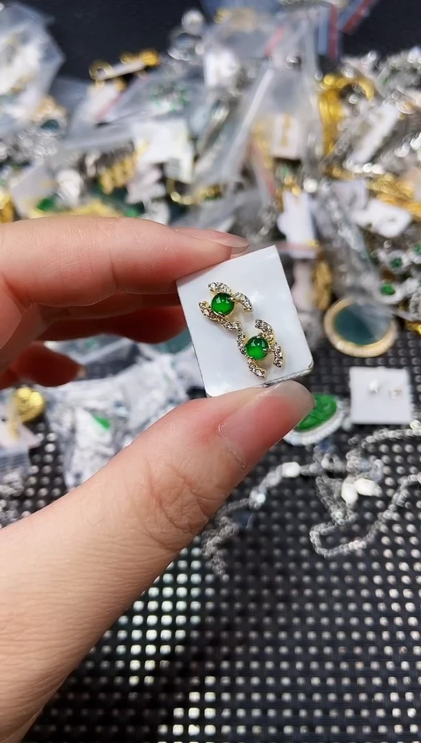 翡翠未镶嵌耳饰1111111111