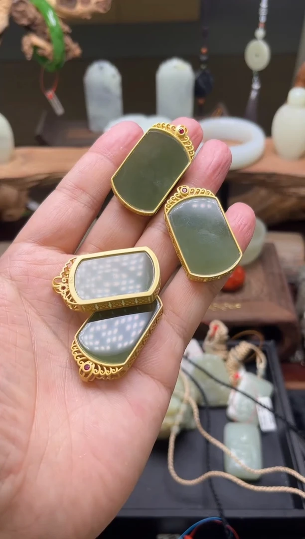 【闪购商品】和田玉吊坠银S925镶嵌光面无事牌 多样性发一