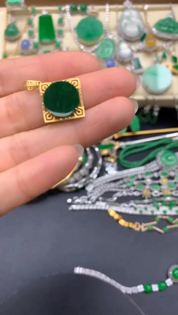 【闪购商品】翡翠颈饰18K金镶嵌94-中国好珍宝