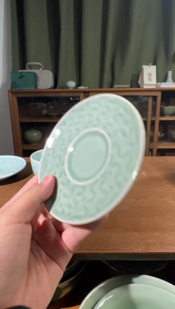 瑕疵青铜鄂托1只
