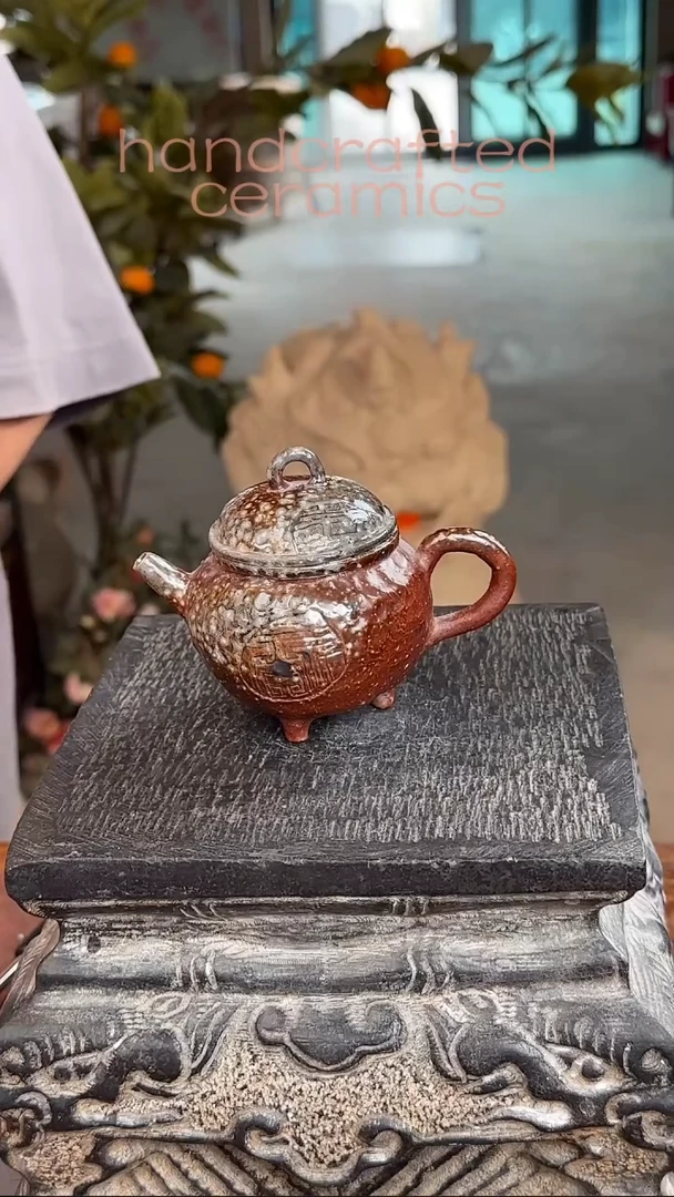 微瑕手工柴烧三足壶
