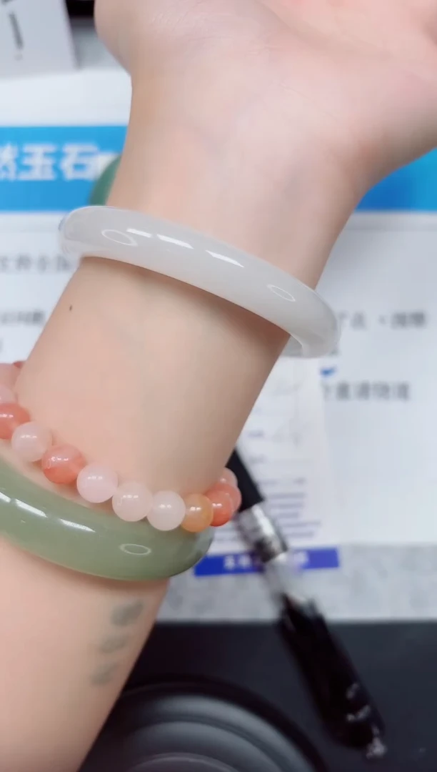 未镶嵌手镯石英质玉229-56