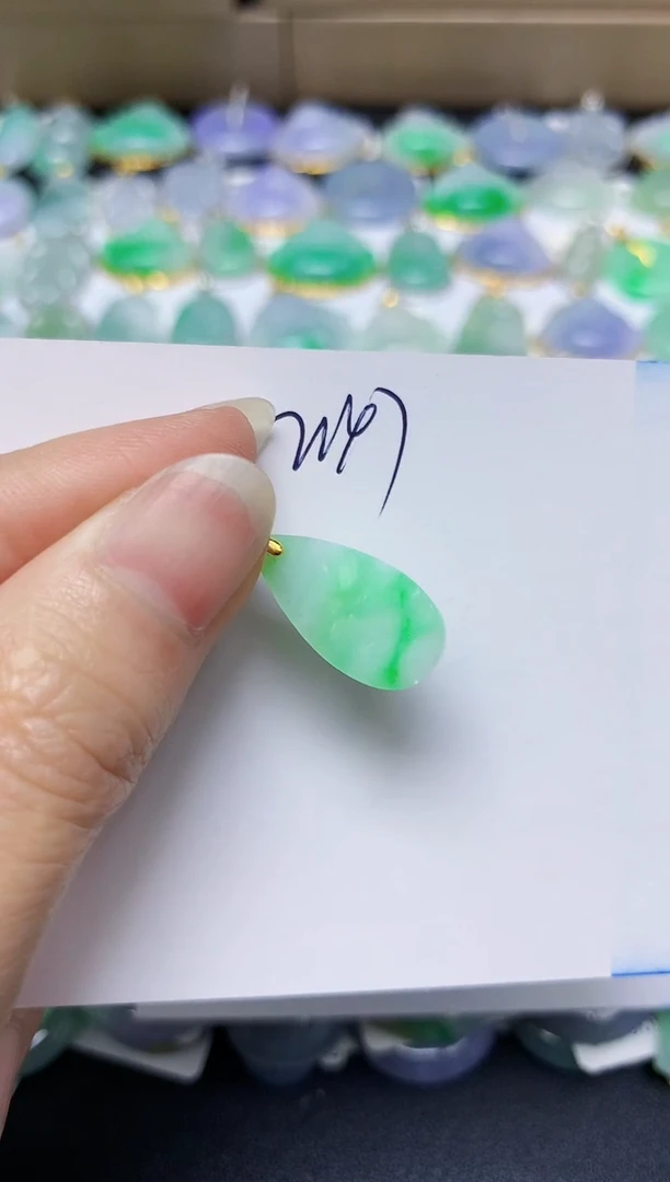 翡翠未镶嵌颈饰天然缅甸翡翠A货