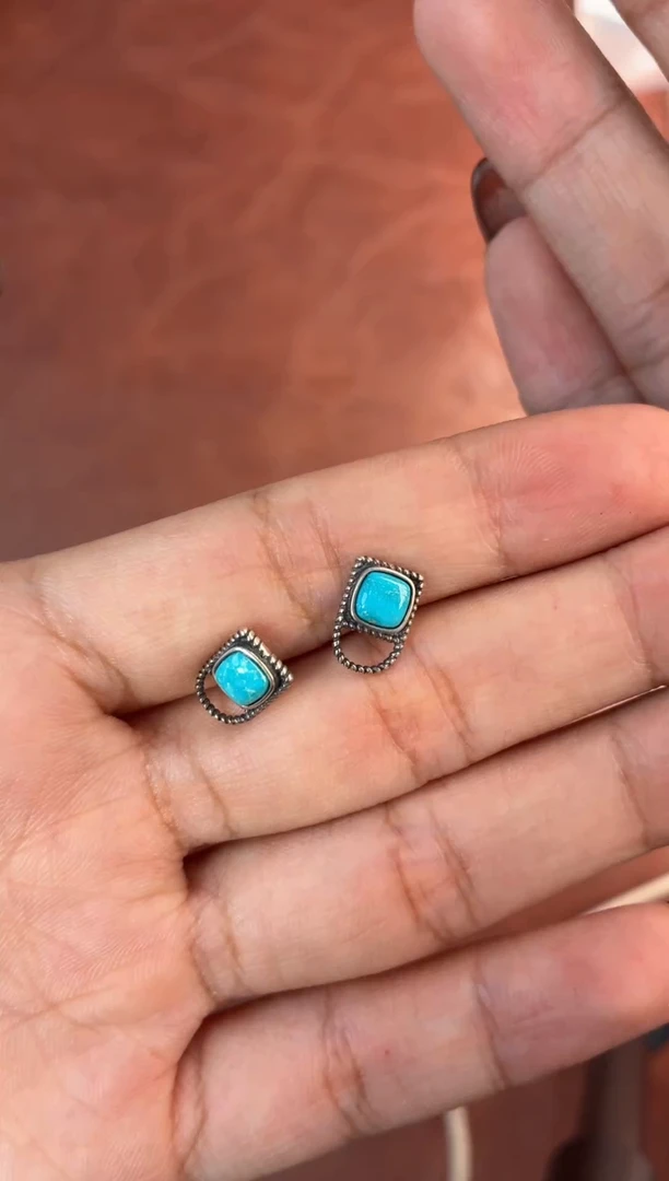 银S925镶嵌绿松石耳钉噶玛珠宝湖北原矿绿松银S925