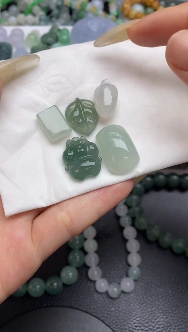 未镶嵌定制翡翠翡翠毛货~