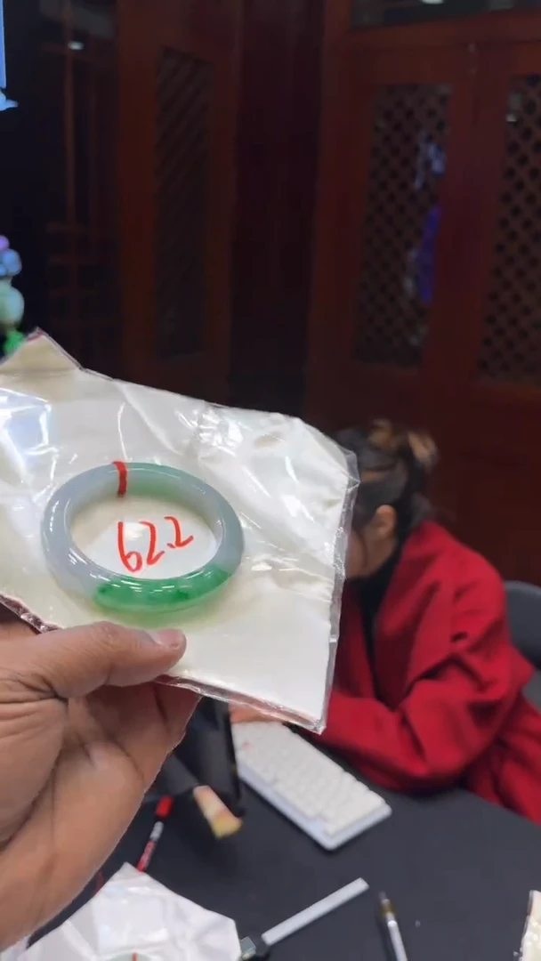 【闪购商品】翡翠手镯未镶嵌手镯