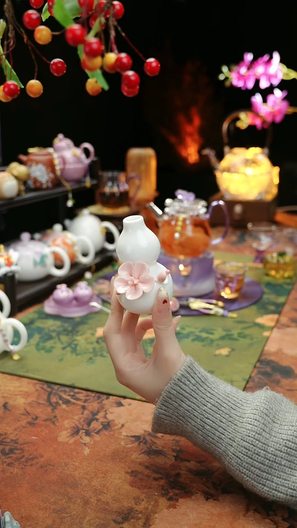 【闪购商品】陶瓷葫芦捏花小花瓶