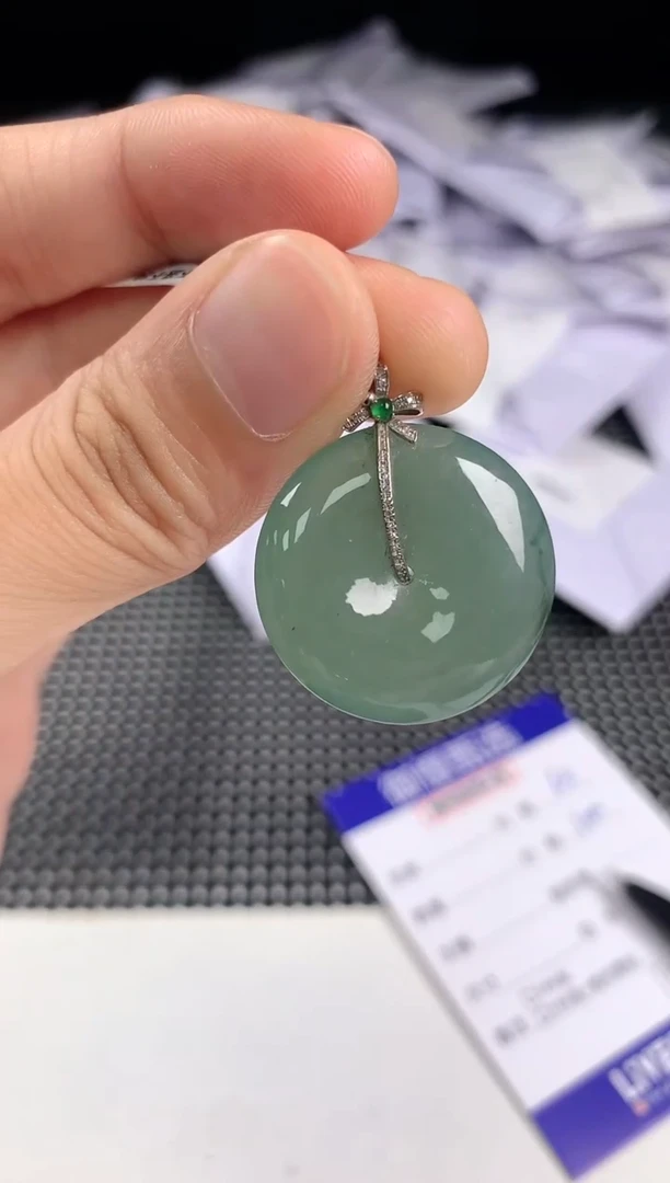 翡翠18K金镶嵌颈饰76