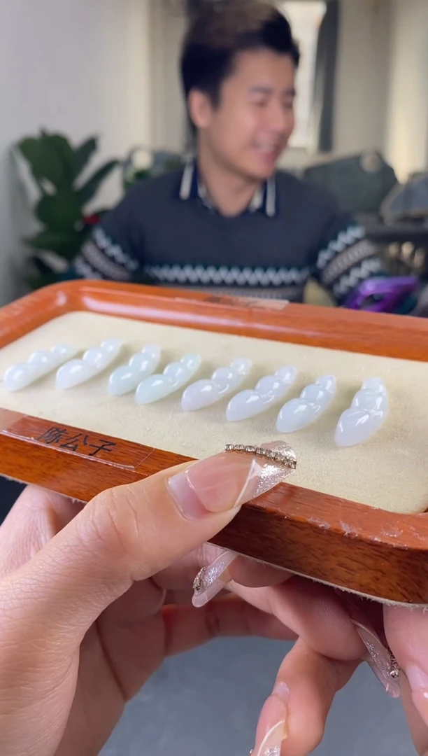 【闪购商品】翡翠挂件未镶嵌冰豆子多样性发1