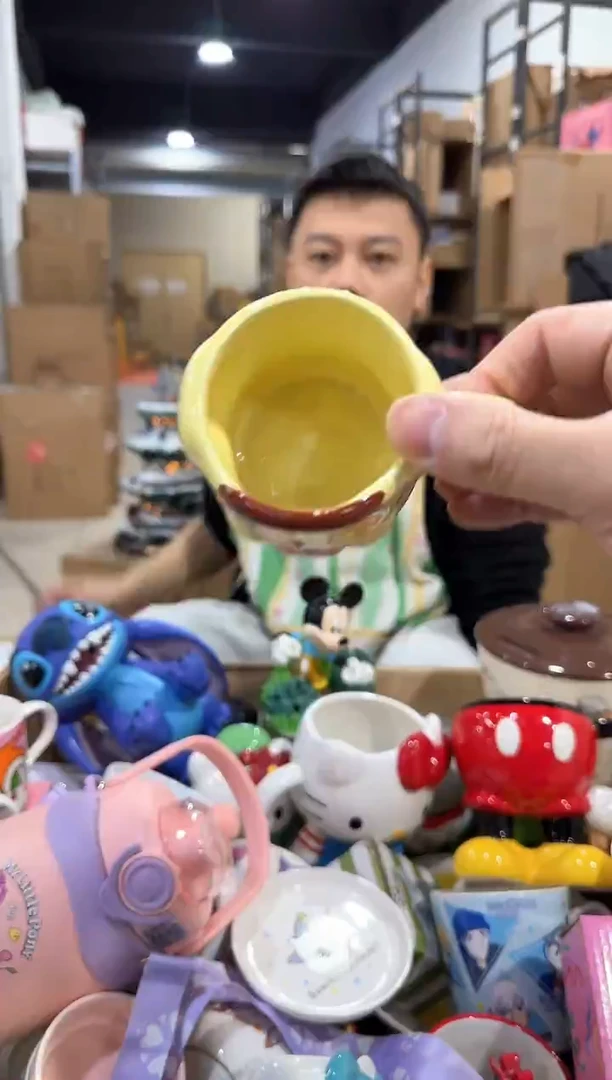 瓷片布丁狗抱爱心一口杯 微瑕