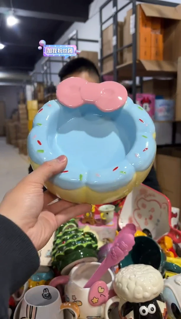 【闪购商品】杯蛋糕蝴蝶结甜甜圈狗粮碗