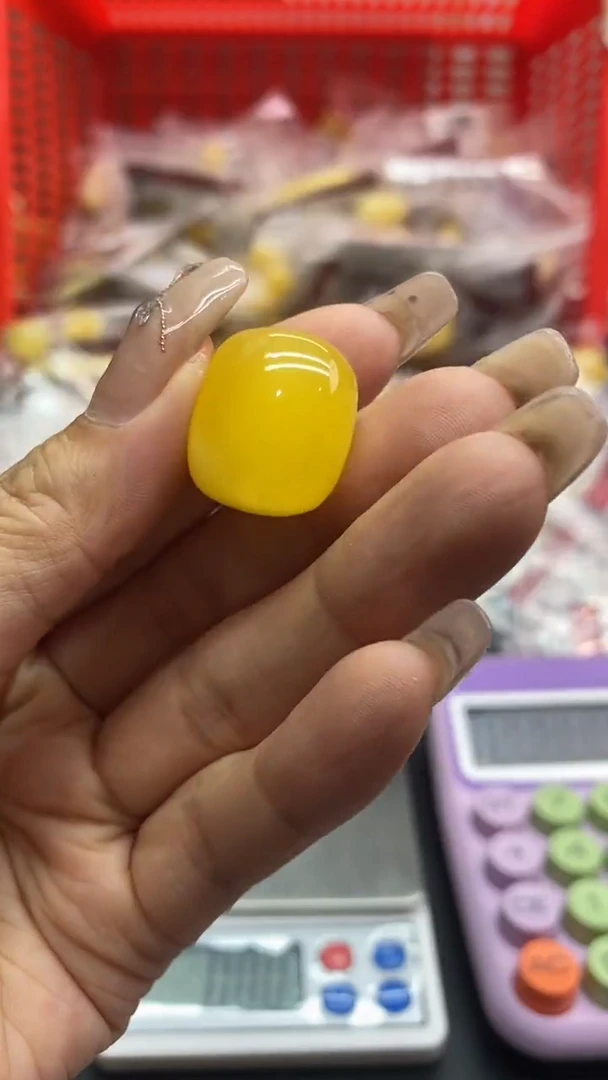 未镶嵌琥珀珠宝奇石1137