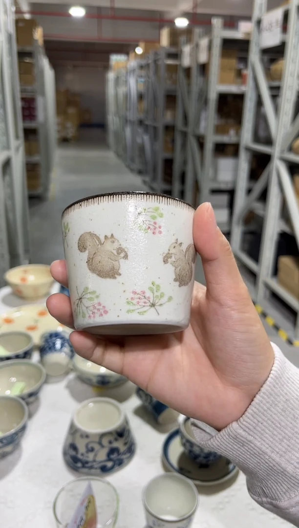 瓷片花间松鼠茶杯福利价格