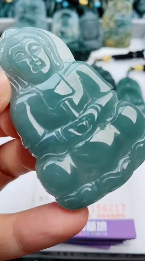 翡翠未镶嵌颈饰