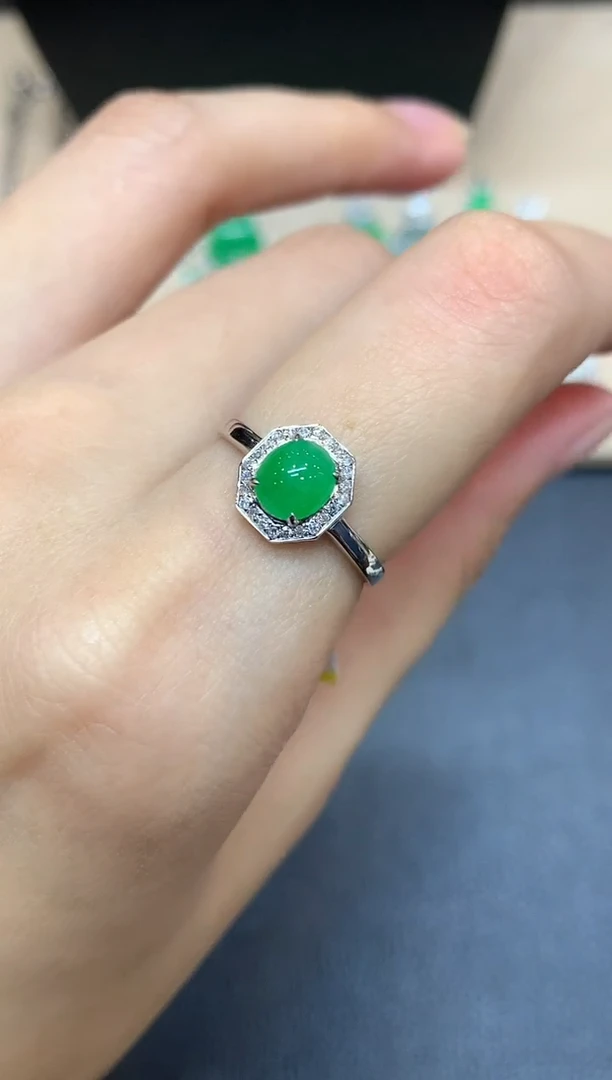 18K金镶嵌戒指翡翠蛋面【无服务费