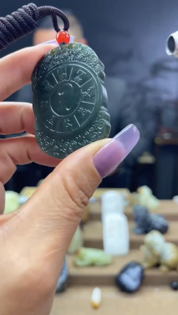 颈饰未镶嵌和田玉1