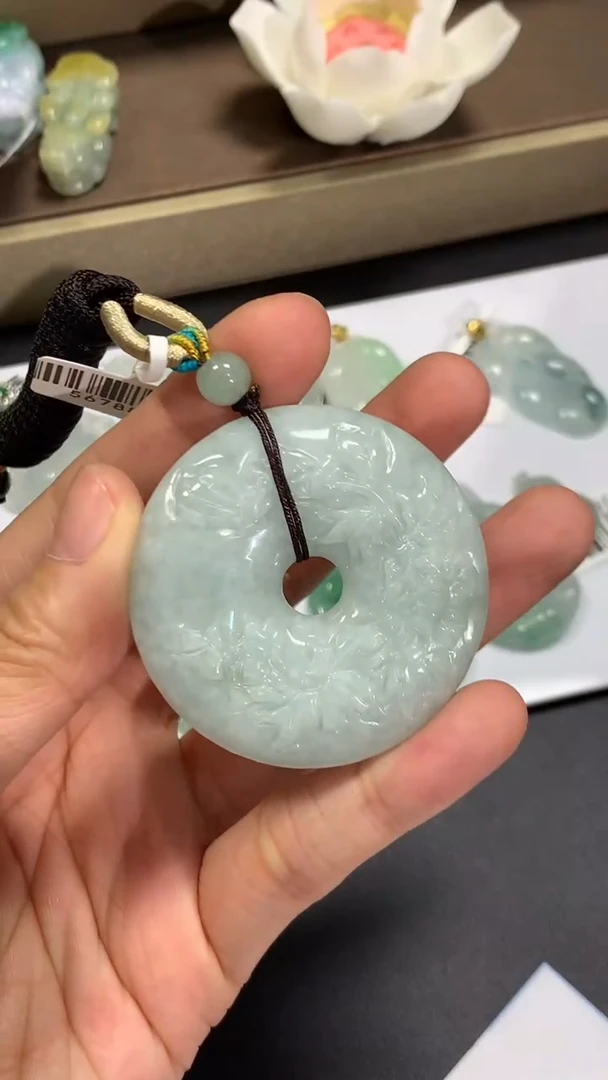 颈饰未镶嵌翡翠1