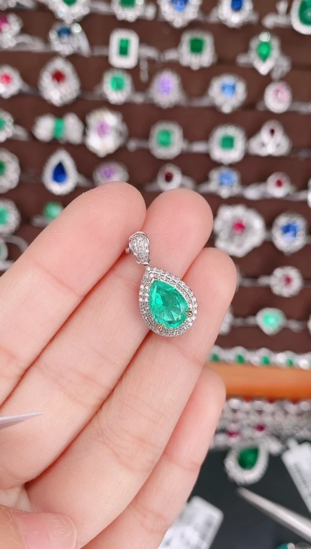 【闪购商品】祖母绿18K金吊坠18K金镶嵌1.01克拉