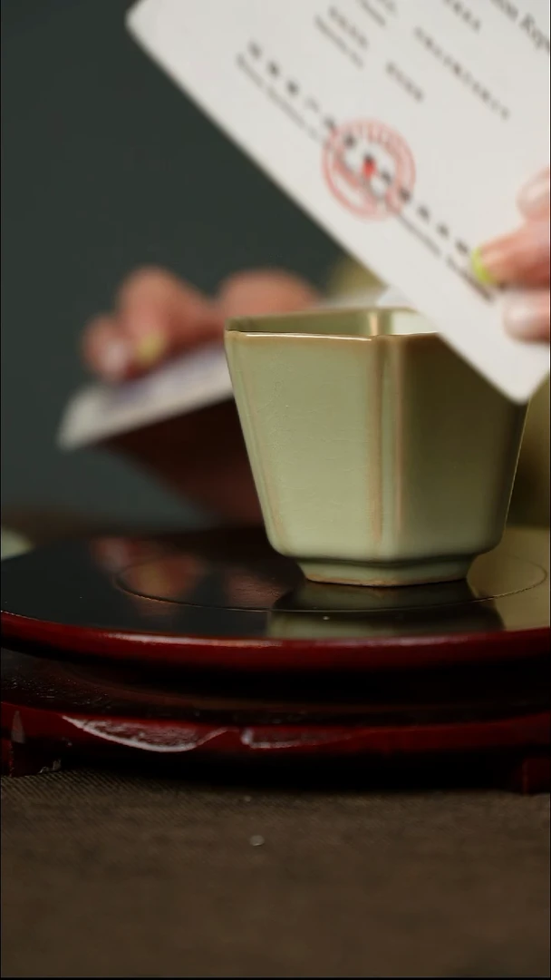 粉青 六方杯 带底款