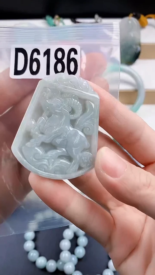 颈饰未镶嵌翡翠天然翡翠吊坠挂件