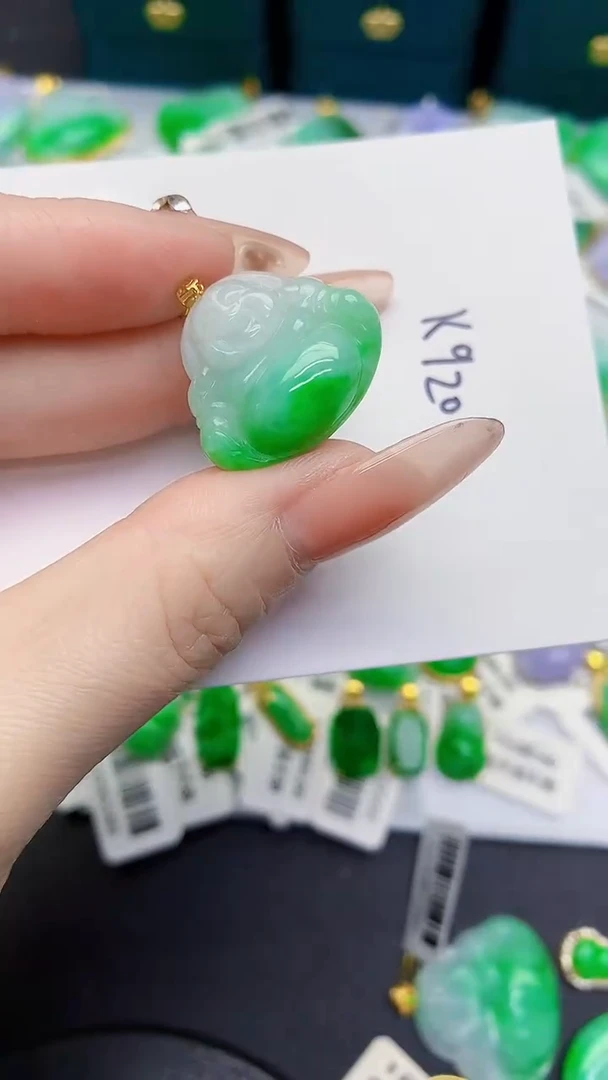 颈饰18K金镶嵌翡翠缅甸天然翡翠A货