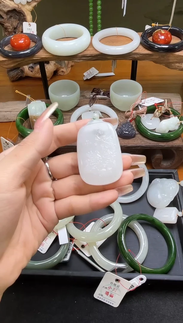 吊坠(不含链)未镶嵌和田玉新疆黑山 花开富贵9012382