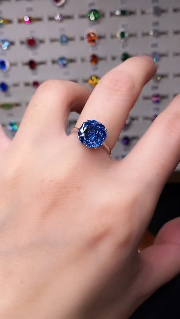 10克拉蓝宝石（处理）欧美风戒指