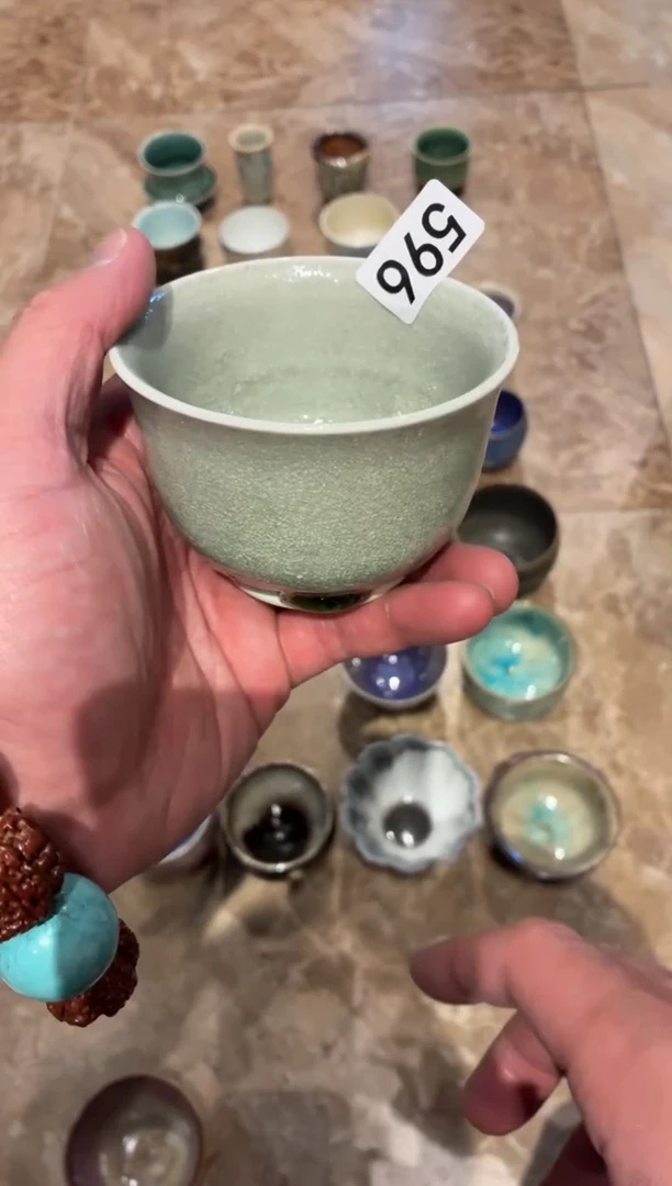 瓷片Z***g596  微瑕窑变绿茶杯1个